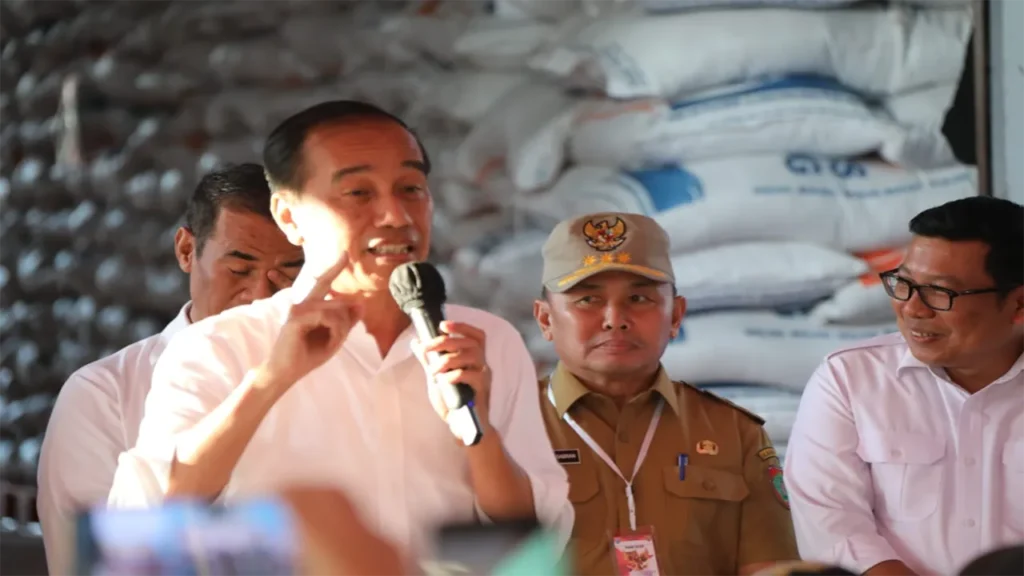 Joko Widodo Menjamin Ketahanan Pangan Melalui Distribusi Beras Berkualitas di Kalimantan Tengah
