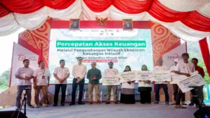 PNM Akan Meningkatkan Kesejahteraan Petani Aceh melalui Klasterisasi Minyak Nilam